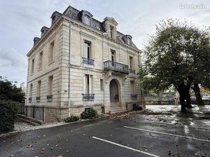 Local hôtel 513 m²