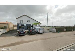 Local commercial de 24 m2 en RDC à Chauray