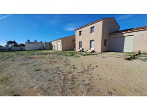 Maison de 119 m2sur 1500 m2 de terrain  hangar de 150 m2 et