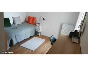 Loue chambre meublée