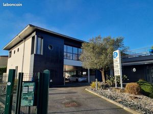 250 m² de bureaux récents à louer à proximité immédiate de la rocade