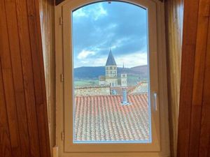 ? Appartement 79 m² – Vue Abbaye de Cluny – 680 CC ?