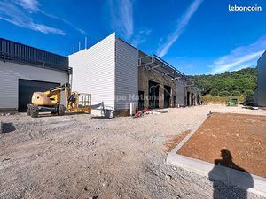 Entrepôt 155 m² SAINT PAUL TROIS CHATEAUX