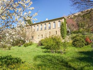 Propriete d'exception avec gites au pied du ventoux