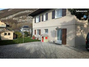 Appartement T3 en rez de jardin dans maison mitoyenne