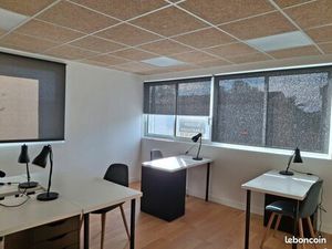 Espace de travail dans un bureau de 17m² St Maurice