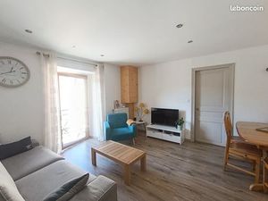 Vends T3 et combles 320000