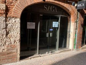 Local commercial rue piétonne à ALBI 50m² + 60m² de cave