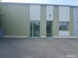 BUREAUX 57 m² PMR entrée de Betton