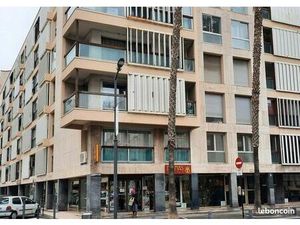 Bureau 23 m2  proche Place Catalogne