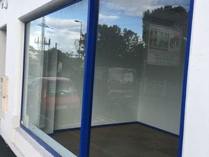 Local professionnel 15m2 avec vitrine