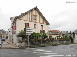 Ensemble immobilier habitation + local commercial centre ville de Lannemezan
