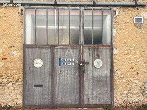 Local 160 m² BRIE COMTE ROBERT