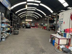 Garage auto 400m2 situé en plein centre ville Feyzin