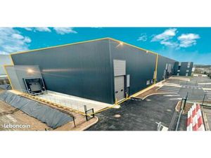 Local d'activité 996 m²