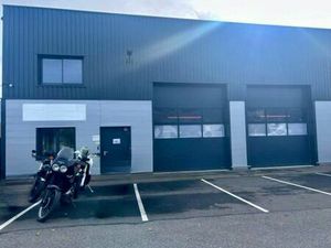 Local professionnel a louer