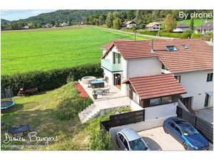 Maison individuelle avec appartement indépendant sur une parcelle de près de 1100 m2