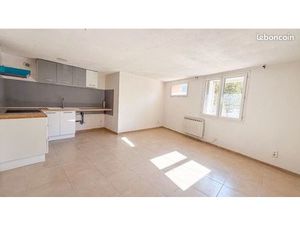 Appartement T2 bis - Centre-village