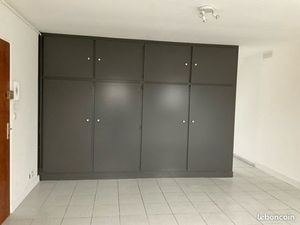 à louer spacieux studio