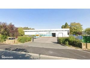 Local d'activité 3 699 m²