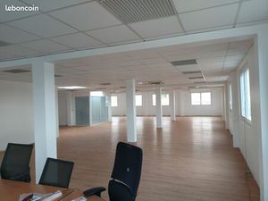 A LOUER OPENSPACE RENOVE 250 m² – ZA BUC