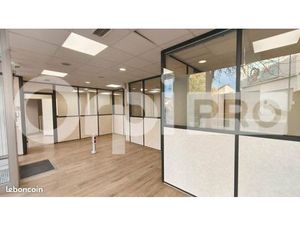 Local commercial 216 m²