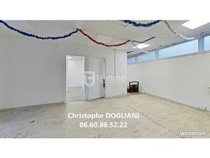 Local commercial 75 m² Melun