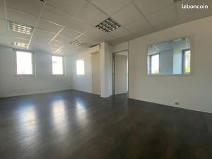 Bureaux 56 m²