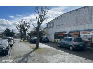 Surface 1100 m2 à vendre