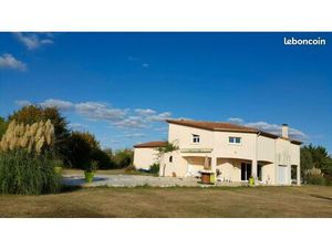 Maison - 248 m2 - 8 pièces - grands volumes - piscine - terrain 4451m2 - calme absolu - pa