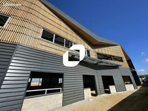 Local d'activité 839 m²