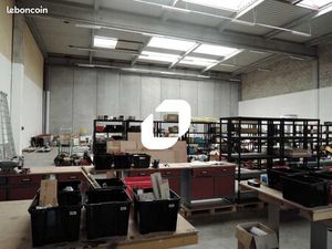 Local d'activité 935 m²