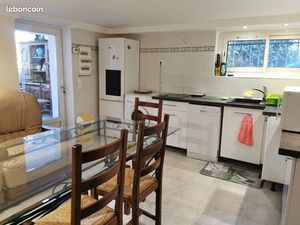 T3 dans le bas du villa avec une terrasse