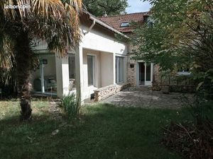 Belle maison de 4 chambres avec jardin et sans vis à vis à Neauphle le château
