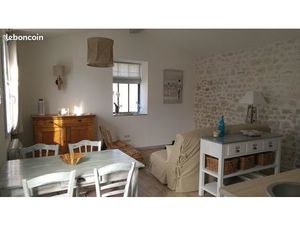 Maisonnette de charme avec jardinet