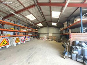 Local d'activité 1 781 m²