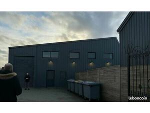 Local d'activité 870 m²