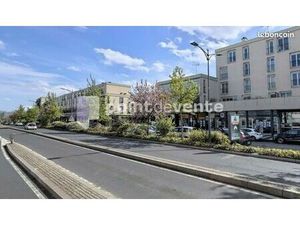 Local commercial 225 m²