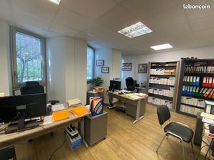 Bureaux 141 m²