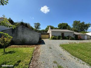 Ensemble en pierre à rénover – Centre Châteauneuf