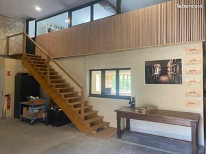 Entrepôts + bureaux 265 m² – cadre bucolique  calme et verdure