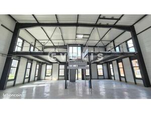 Local d'activité 954 m²