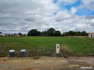 Terrain à bâtir sur la commune de Mouilleron-Le-Captif