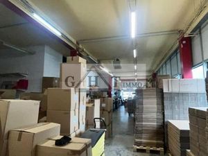 Local industriel 206 m²