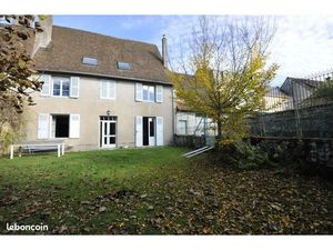 Grande maison en Pierre en plein coeur de Pierre Buffiere avec Grand terrain