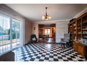 Maison- 5 chambres- 1 bureau - 166 m2