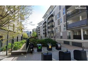 Place Parking en sous sol sécurisé cam