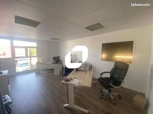 Local d'activité 153 m²