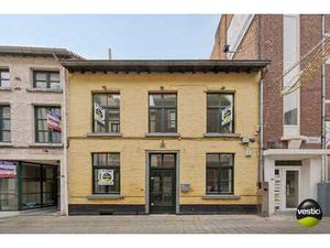 Charmant handelspand in de Ridderstraat.