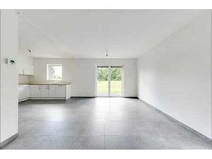 ? Superbe maison 3 façades à louer – Pondrôme (Beauraing)